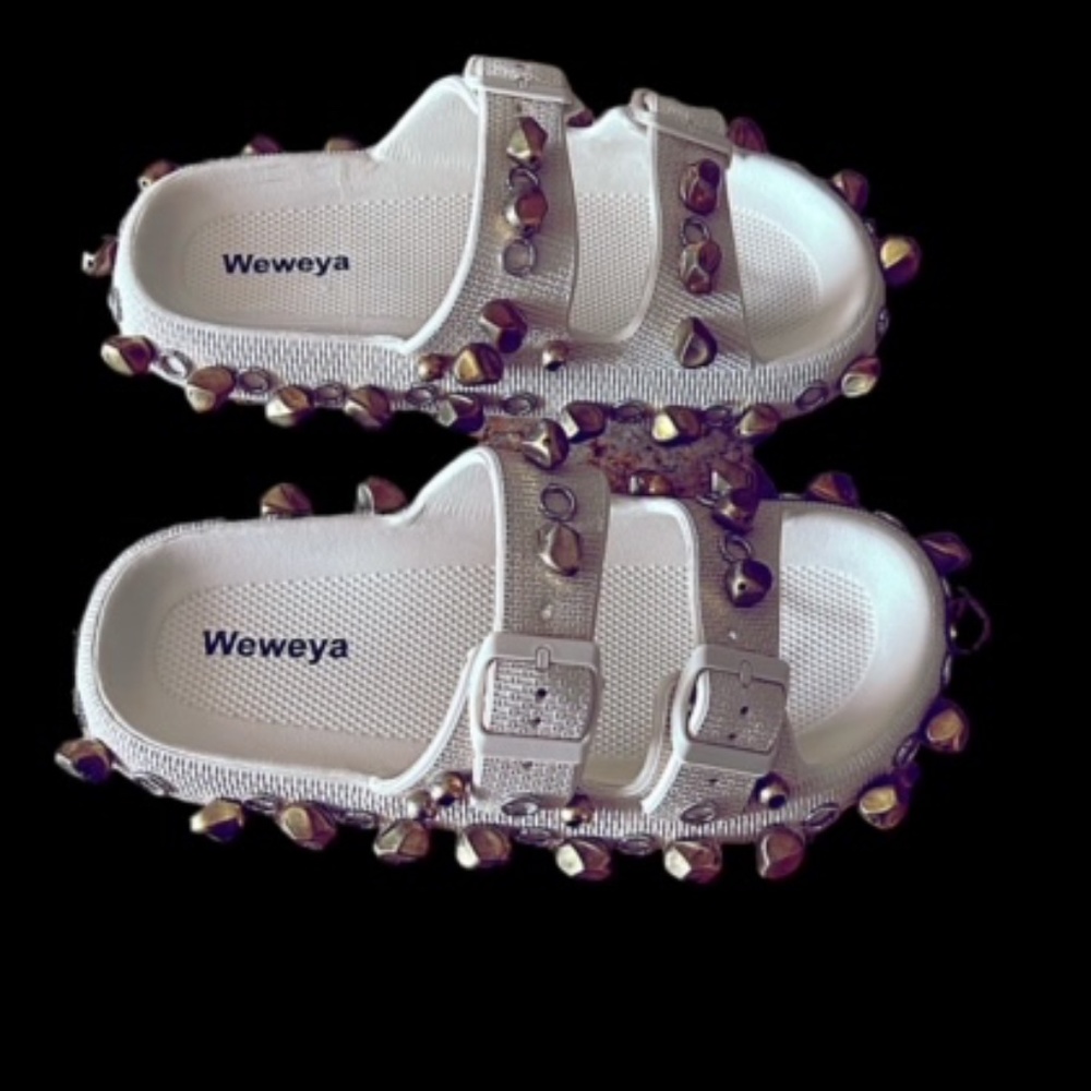 Custom “Moon Rock” Comfty Sandals - Picture 5 of 12